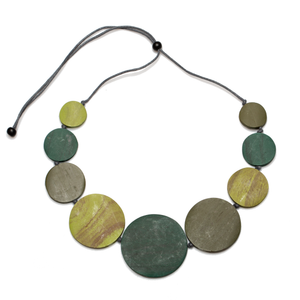 Graduated Wooden Disc Necklace 