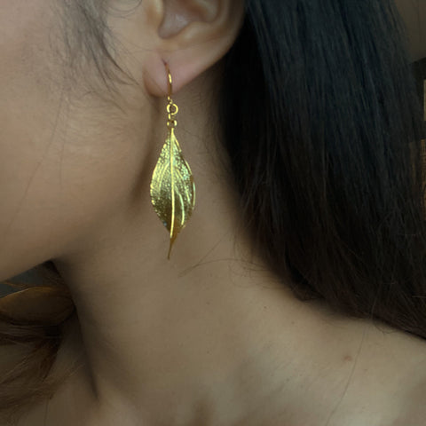 Textured Leaf Earrings In Gold Plate
