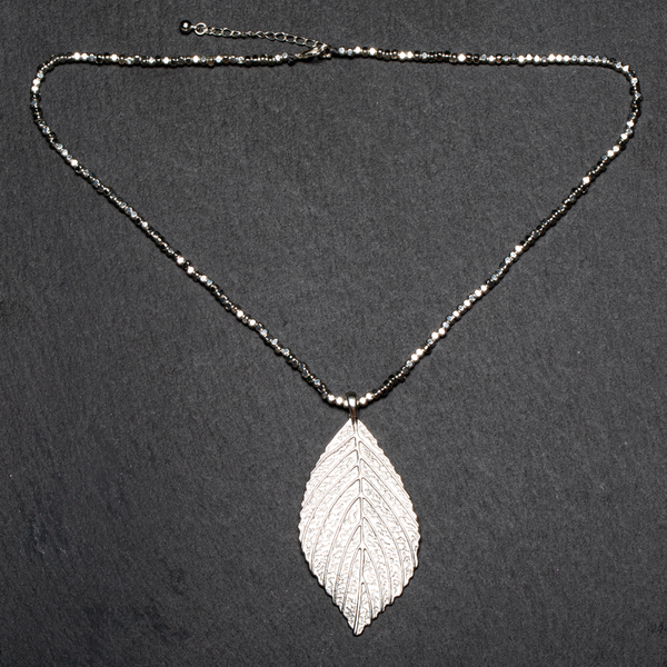 Leaf Necklace On Cube Chain In Silver Plate