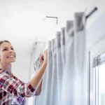 A simple and economical way to wash curtains in just 4 steps