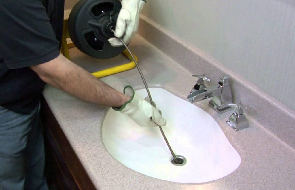 No vinegar and no baking soda: a way to clean your sink in less than a minute